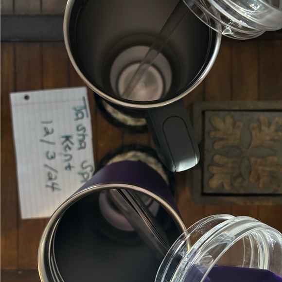 40oz Stanley quencher - Picture 6 of 6